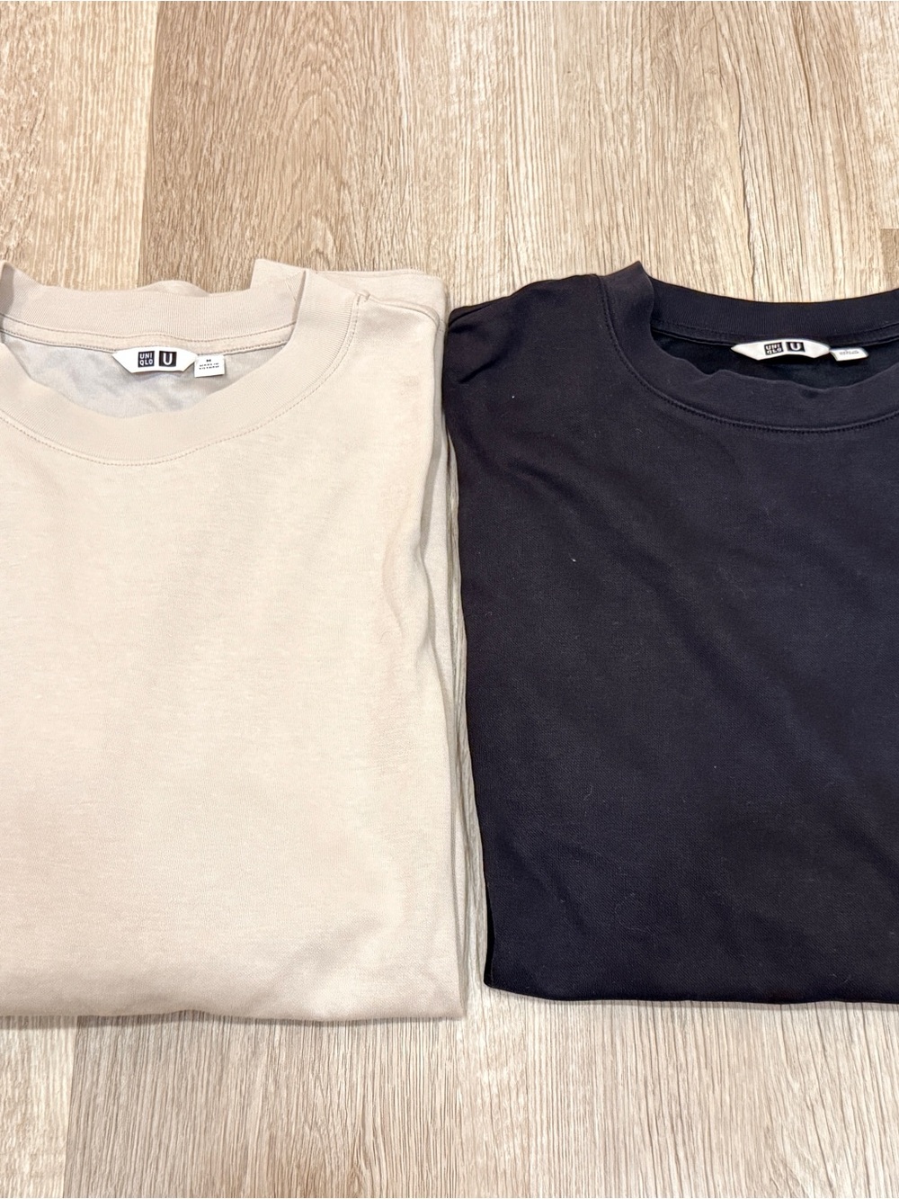 Bundle of 2 UNIQLO U Airism Crews